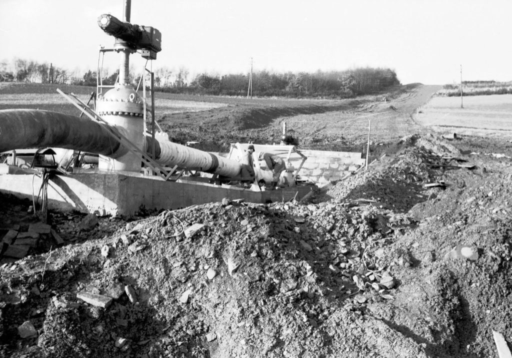 1966 Pipeline (1)