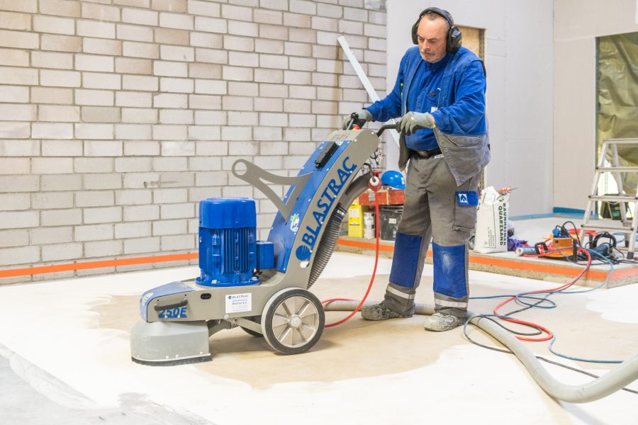 Augel-2016-001-Blastrac