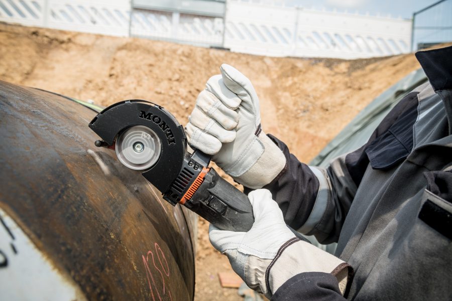 Augel-2017-034-Monti, Beinhausen